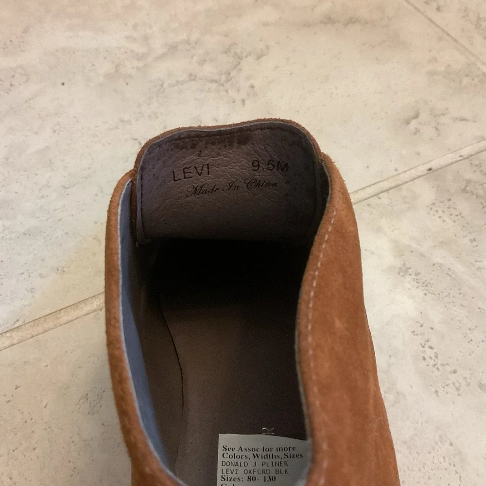 NIB - Donald J. Pliner Levi Chukka Boots Calf Suede Cognac Size 9.5
